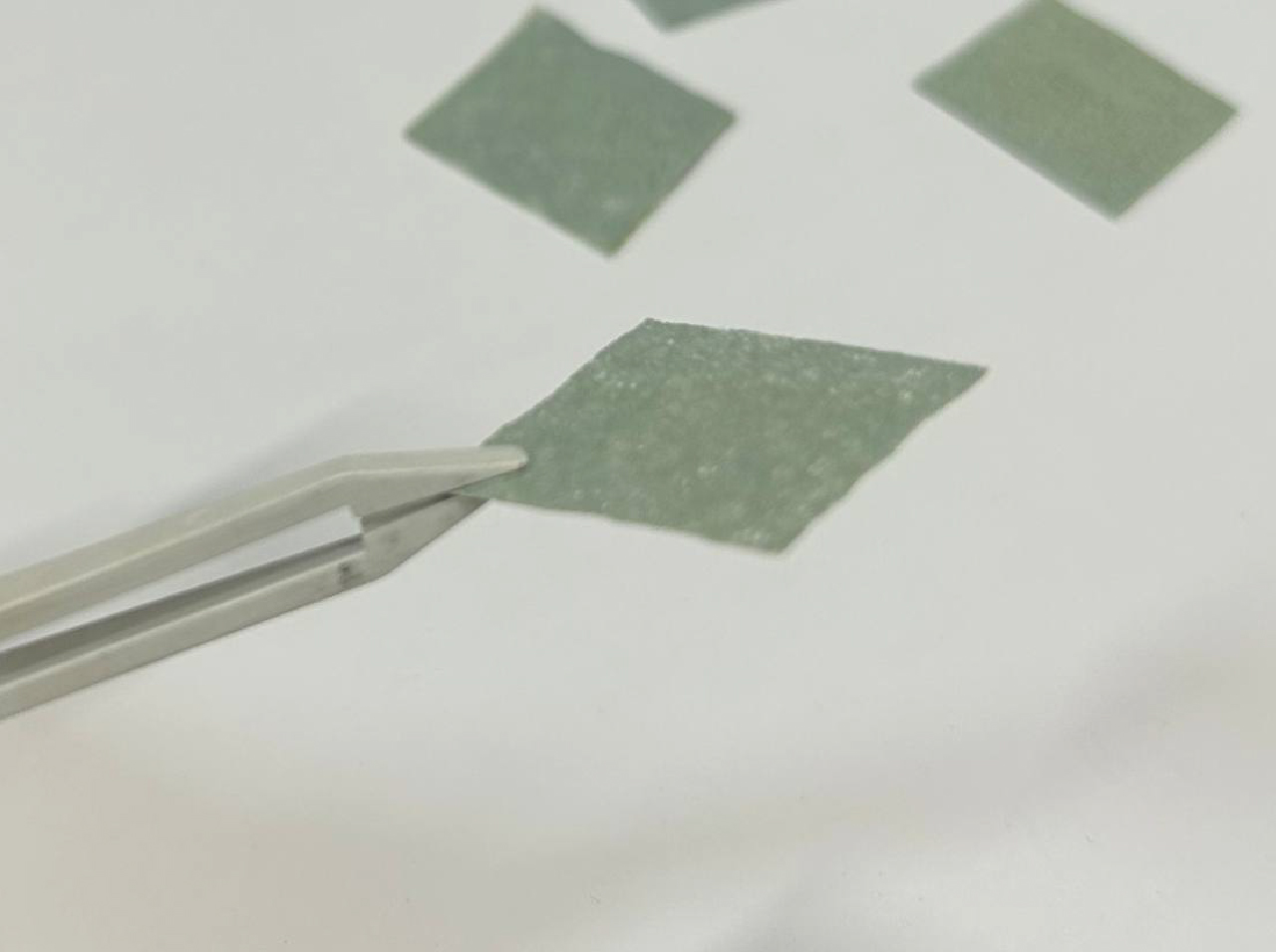 BlueTiO 코팅 필름